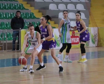 Rize Belediyespor Kadın Basketbol Takımı play-off yarı finaline yükseldi
