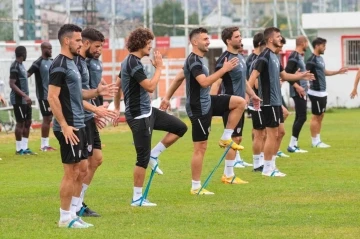 Samsunspor’da 15 futbolcu geldi, 14 futbolcu gitti
