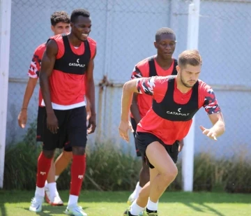 Sivasspor, Adana Demirspor maçına galibiyet için hazırlanıyor
