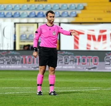 Sivasspor - Altay maçını Atilla Karaoğlan yönetecek
