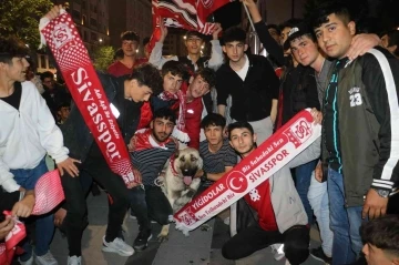 Sivasspor’da taraftarların kupa sevinci sürüyor
