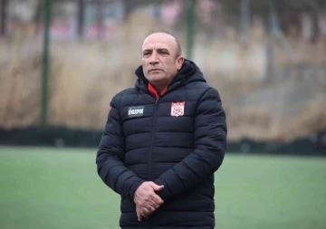 Sivasspor Teknik Direktörü Ercanlı’dan kadın futboluna büyük katkı
