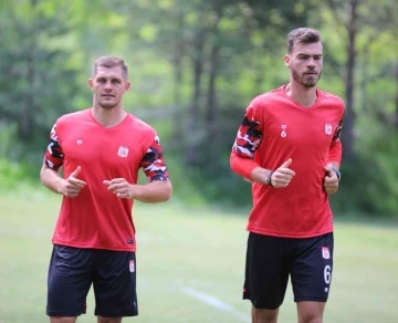 Sivasspor’un yeni transferi Karol Angielski ilk idmanına çıktı
