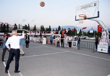 Sokak Basketbol Turnuvası Başkan Kara’nın atışıyla başladı
