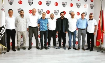 Somaspor’da Başkan Mustafa Aydın güven tazeledi
