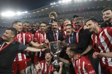 Spor kulüpleri, Sivasspor’u kutladı
