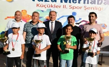 Spor şenliğinin ödülleri verildi
