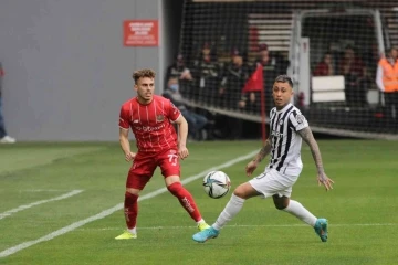 Spor Toto Süper Lig: Altay: 0 - Antalyaspor: 1 (İlk yarı)
