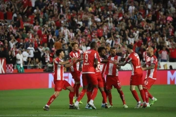 Spor Toto Süper Lig: Antalyaspor: 2 - Konyaspor: 2 (İlk yarı)
