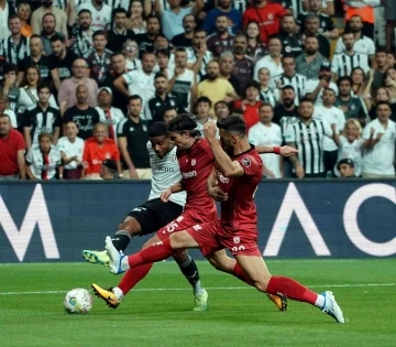 Spor Toto Süper Lig: Beşiktaş: 3 - Sivasspor: 0 (İlk yarı)
