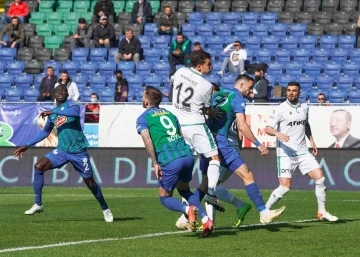 Spor Toto Süper Lig: Çaykur Rizespor: 1 - Konyaspor: 1 (İlk yarı)
