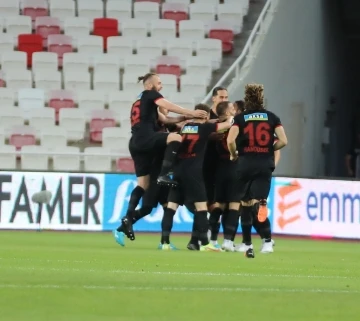 Spor Toto Süper Lig: D.G. Sivasspor: 0 - Gaziantep FK: 1 (İlk yarı)
