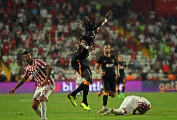 Spor Toto Süper Lig: FT Antalyaspor: 0 - Galatasaray: 1 (Maç sonucu)
