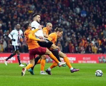 Spor Toto Süper Lig: Galatasaray: 0 - Beşiktaş: 0 (Maç devam ediyor)
