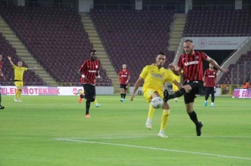 Spor Toto Süper Lig: Gaziantep FK: 0 - MKE Ankaragücü: 0 (İlk yarı)
