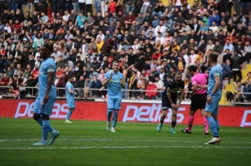 Spor Toto Süper Lig: Kayserispor: 0 - Fenerbahçe: 2 (İlk yarı)
