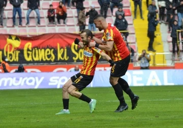 Spor Toto Süper Lig: Kayserispor: 2 - Konyaspor: 0 (Maç devam ediyor)
