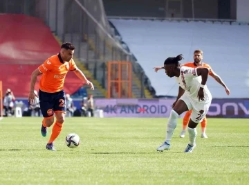 Spor Toto Süper Lig: Medipol Başakşehir: 0 - A.Hatayspor: 0 (İlk yarı)
