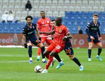 Spor Toto Süper Lig: Medipol Başakşehir: 0 - Antalyaspor: 1 (İlk yarı)
