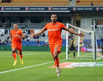Spor Toto Süper Lig: Medipol Başakşehir: 1 - Kayserispor: 0 (İlk yarı)
