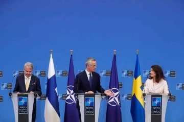 Stoltenberg: &quot;Finlandiya ve İsveç davetli statüsüne sahip olacak&quot;