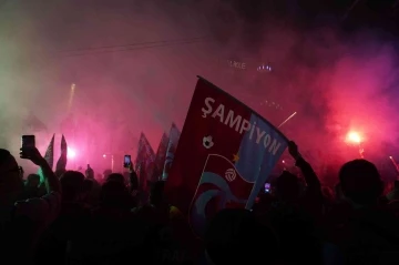 Taksim Meydanı bordo-mavi
