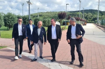 TFF Başkanı Mehmet Büyükekşi, Ampute Milli Takımı ile bir araya geldi
