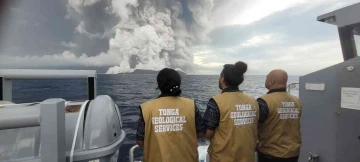 Tonga’da yanardağ patlamasının ardından Yeni Zelanda ve Fiji’de tsunami uyarısı
