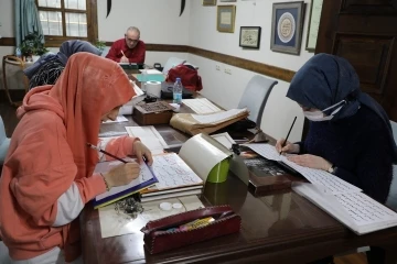 Türk İslam Sanatları Merkezi gençlerin ilgi odağı oldu
