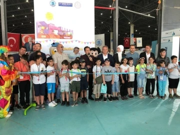 Türkiye’nin en büyük ’Çocuk Girişimciler Çarşısı’ Tuzla’da açıldı
