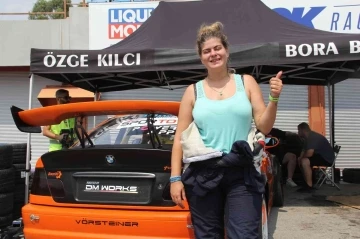Türkiye’nin tek kadın drift pilotu ile en genç pilotu pistlerde
