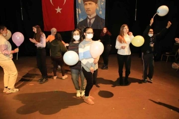 UYUM’un gençleri ‘Kader Hijyeni Öğreniyor’ oyununu izledi
