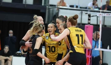 VakıfBank, Sultanlar Ligi’nde finalde
