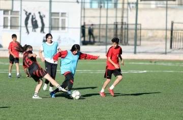 Vanlı kızlar 2. Lig yolundaki final maçına hazırlanıyor
