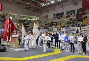 Yıldızlar Türkiye Tekvando Şampiyonası’nın açılış seremonisi yapıldı
