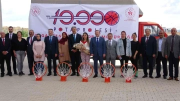 Yozgat’ta 150 basketbol potası dağıtıldı
