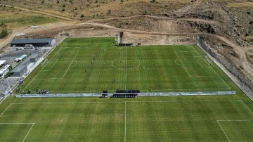 Yüksek İrtifa Kamp Merkezi futbol takımlarının gözdesi oldu
