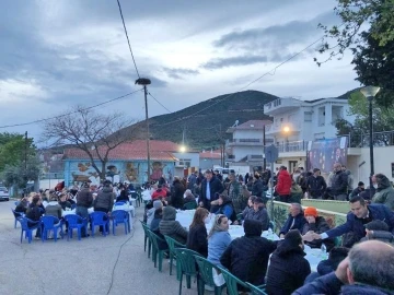 Yunanistan’da iftar: Gönül sofraları bu kez soydaş topraklarında açıldı
